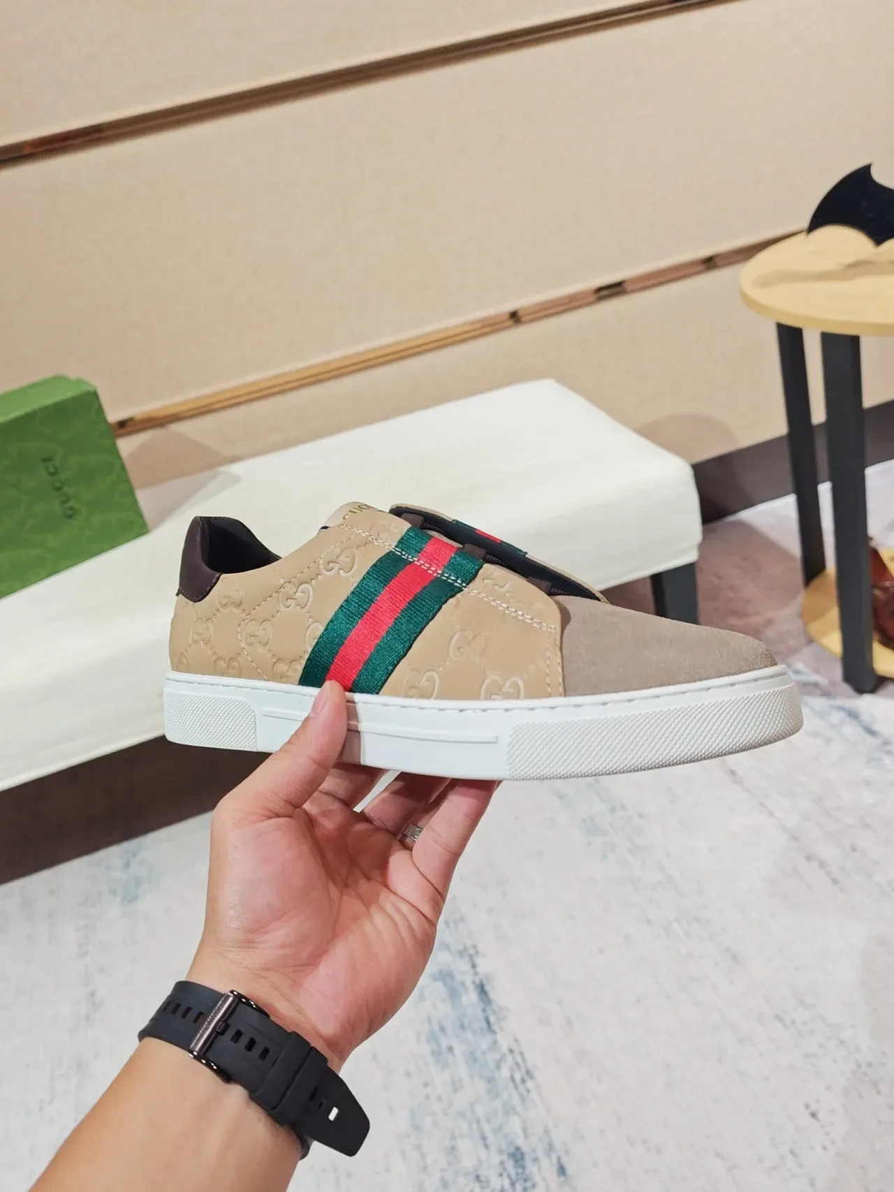 Gucci Bege Marrom Slip-On Quilted GG Couro Tênis Lifestyle 4