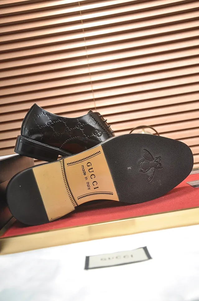 Gucci Preto Marrom Brilhante Couro Verniz GG Monogram Detalhe Brogue Sapatos Oxford 3