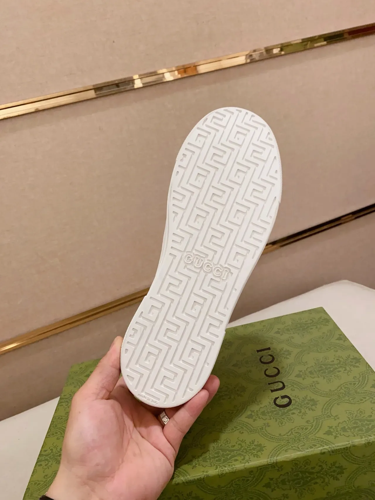 Gucci Preto Verde Tênis Lifestyle Low-Top com Parte Superior Texturizada em Denim 2