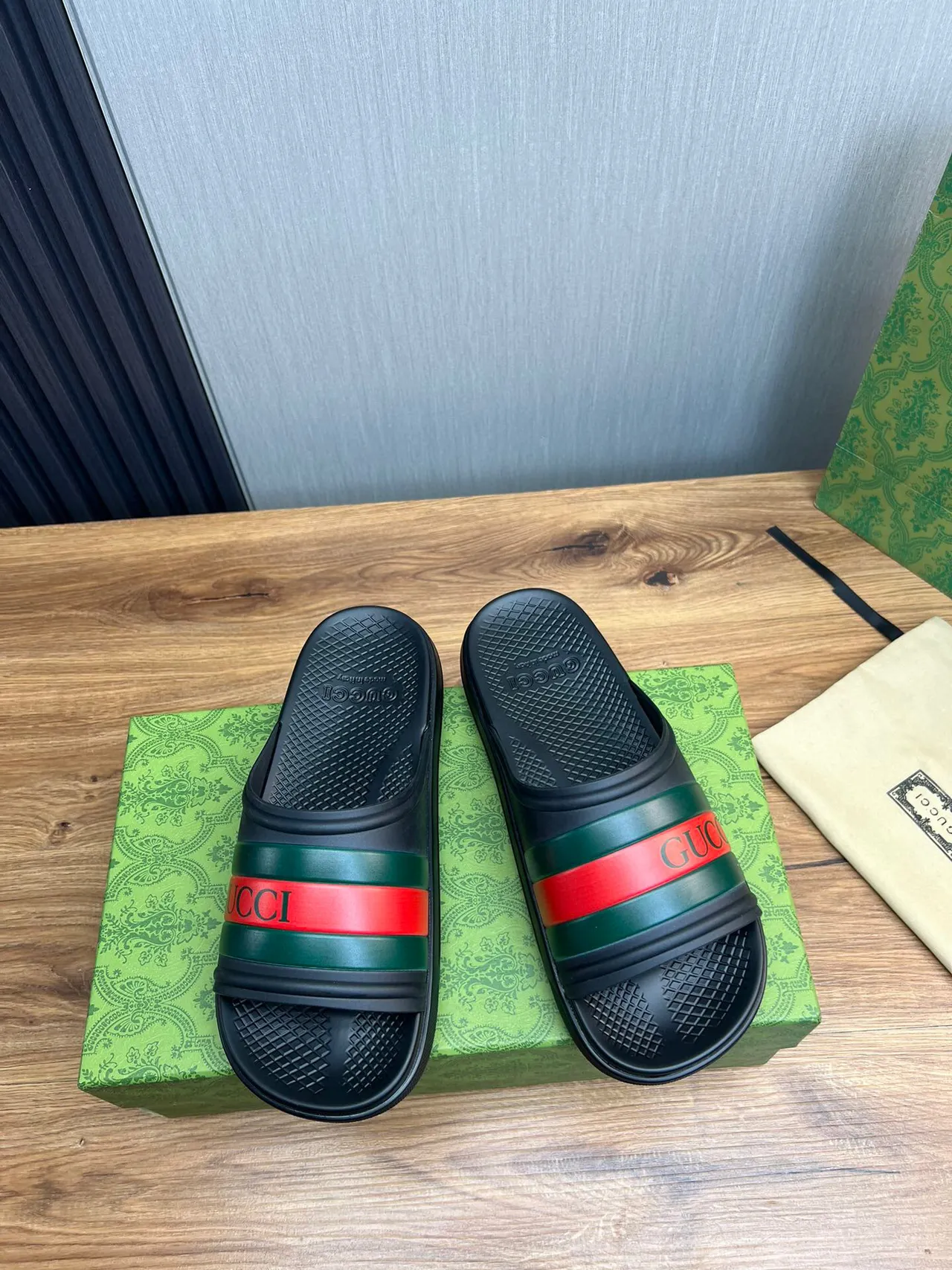 Gucci Black Green Molded Rubber Sole Web Stripe Band Slippers 2