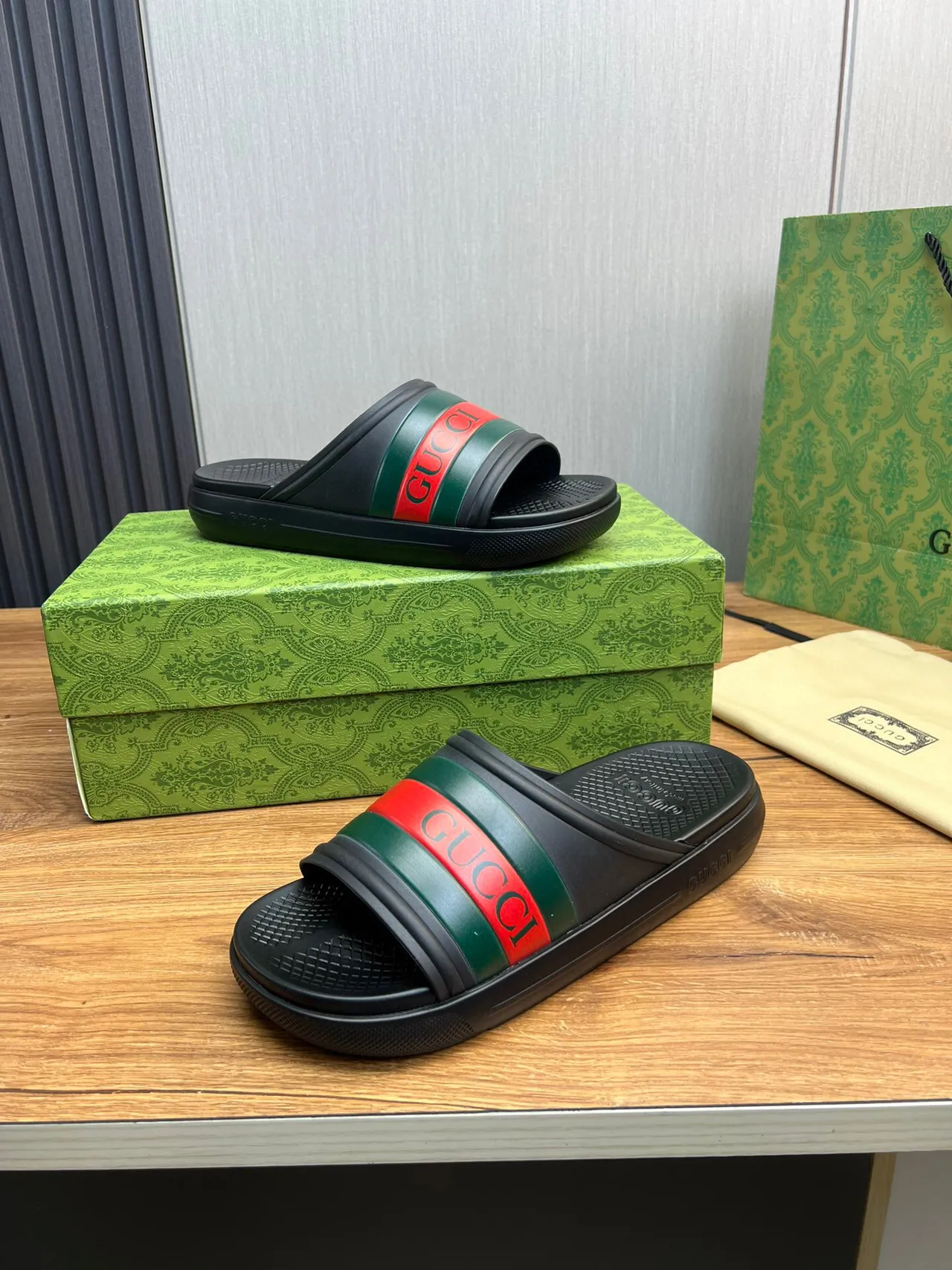 Gucci Black Green Molded Rubber Sole Web Stripe Band Slippers 6