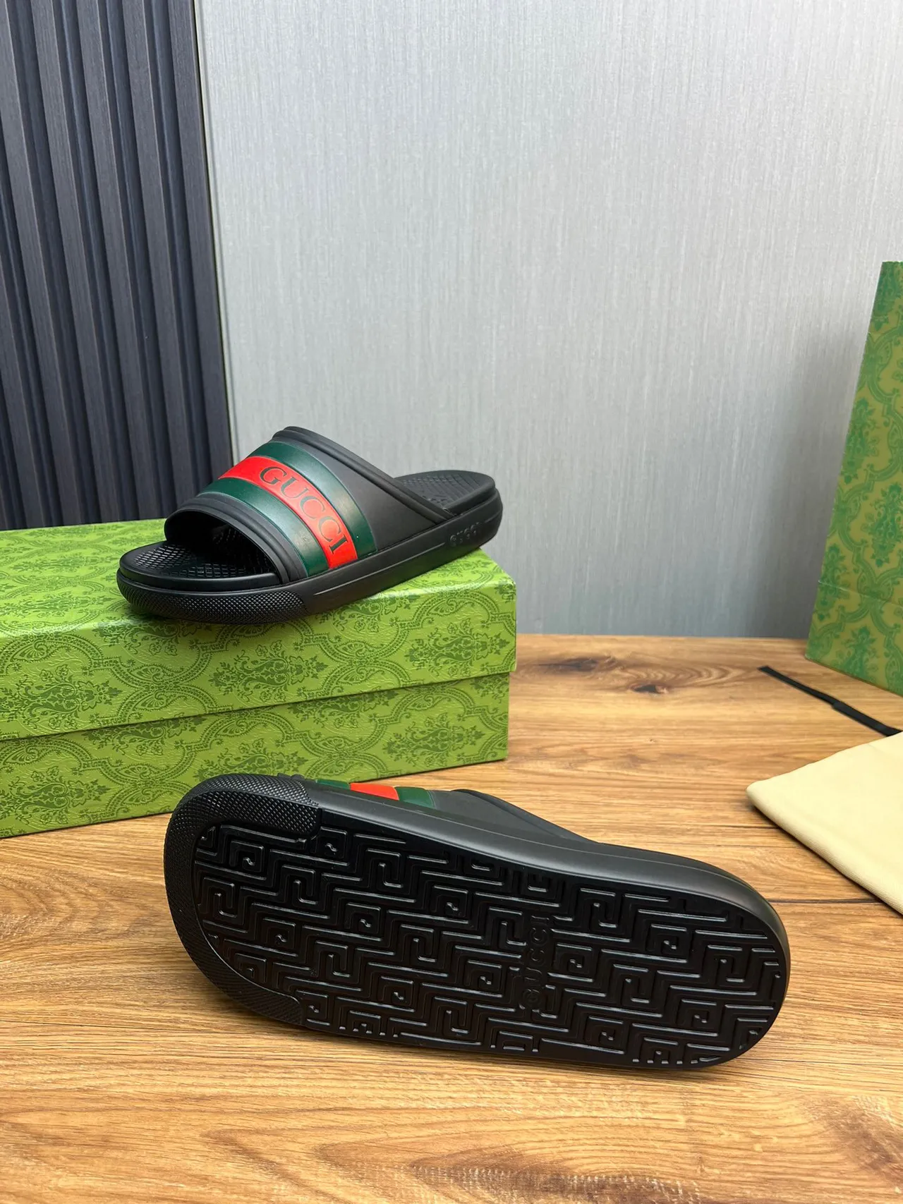 Gucci Black Green Molded Rubber Sole Web Stripe Band Slippers 8