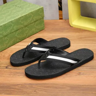 Gucci काला सफेद उभरा हुआ GG मोनोग्राम डबल स्ट्राइप स्ट्रैप स्लिपर्स