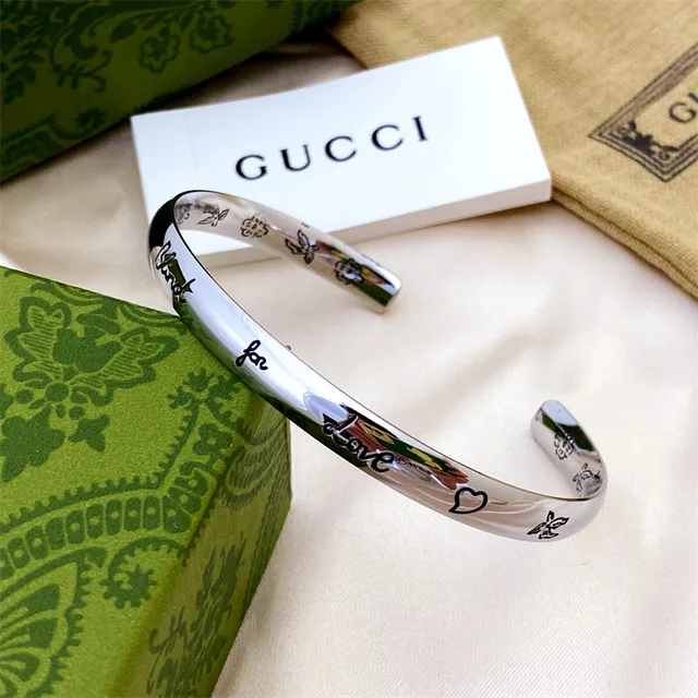 Gucci Blind for Love Engraved Silver Open Cuff Bracelet 4