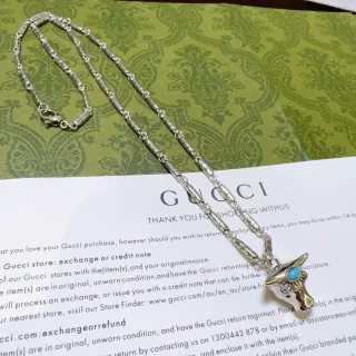 Gucci Pendentif Tête de Taureau Chaîne Gravée Argent Bleu Collier