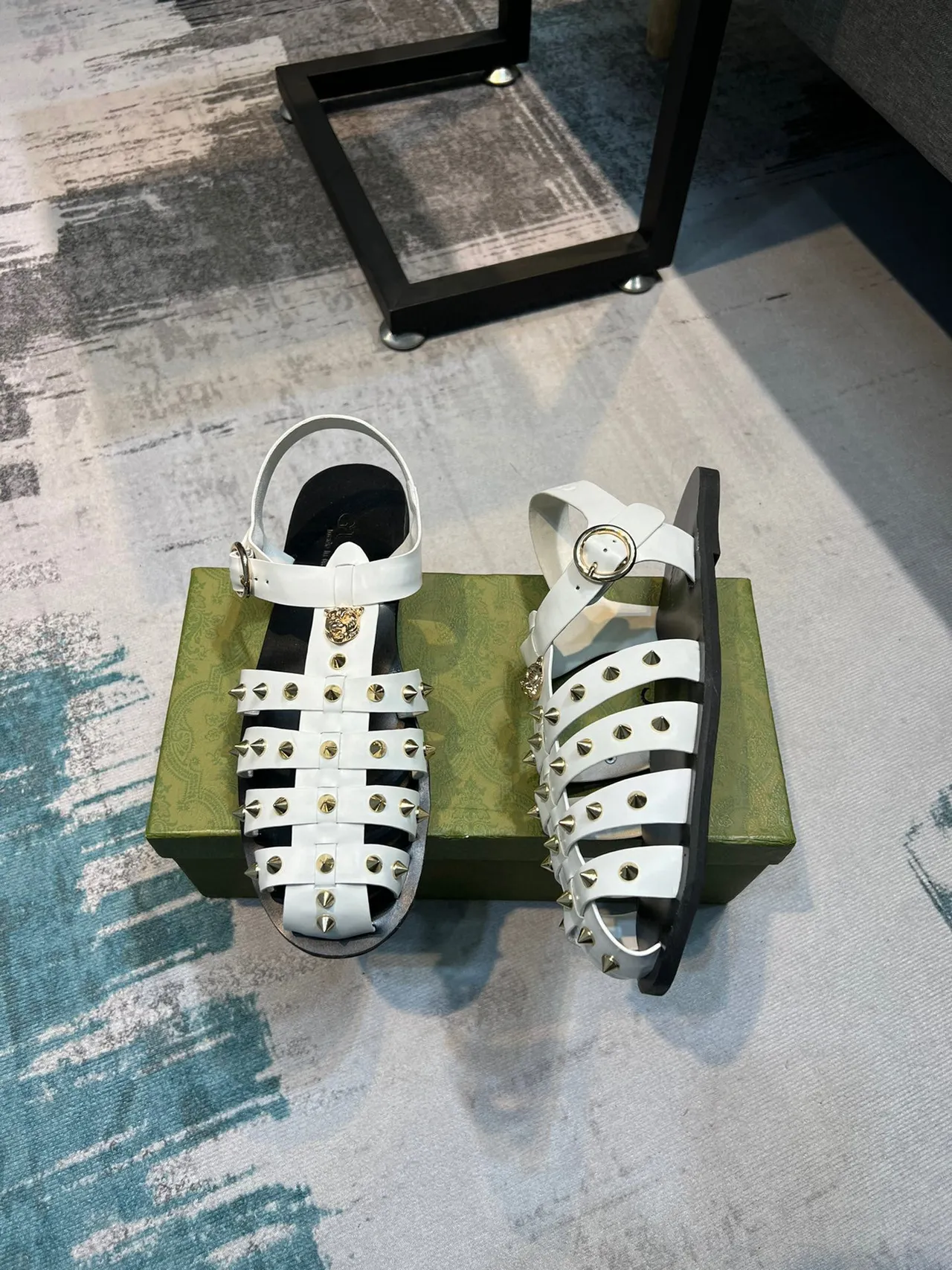 Gucci Dionysus Sandália Gladiator Sandália Branca Dourada Com Rebites Multi Cinta Acentuação Cabeça Medusa Sandálias Gladiator 4
