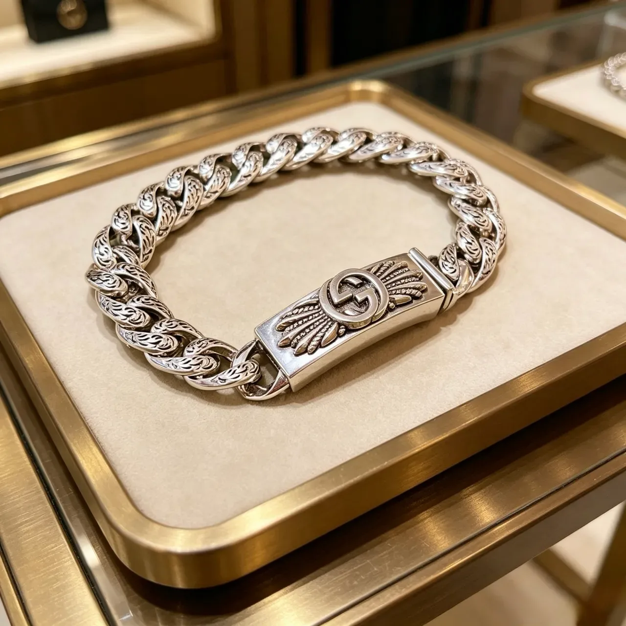 Gucci Dionysus Silver Chunky Curb-Link Chain Engraved Wing Motifs Bracelet 6