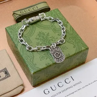 Gucci Dog Tag Pendant Chunky Chain Bracelet