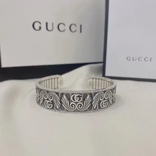 Gucci Grabado Acanto Double G Puño Plata Negro Ancho Rígido Volutas Pulsera