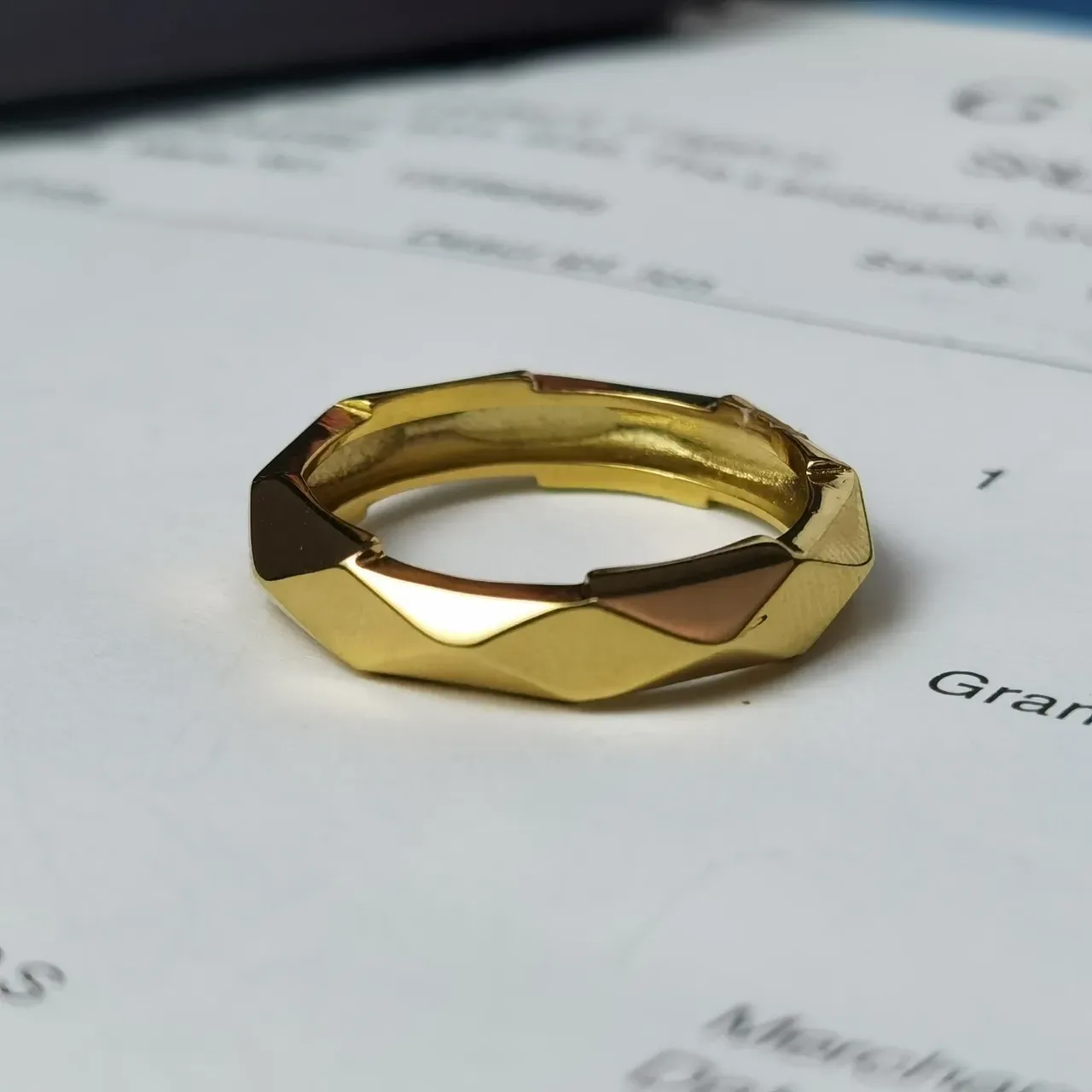 Gucci Faceted Geometric Gold Ring 2