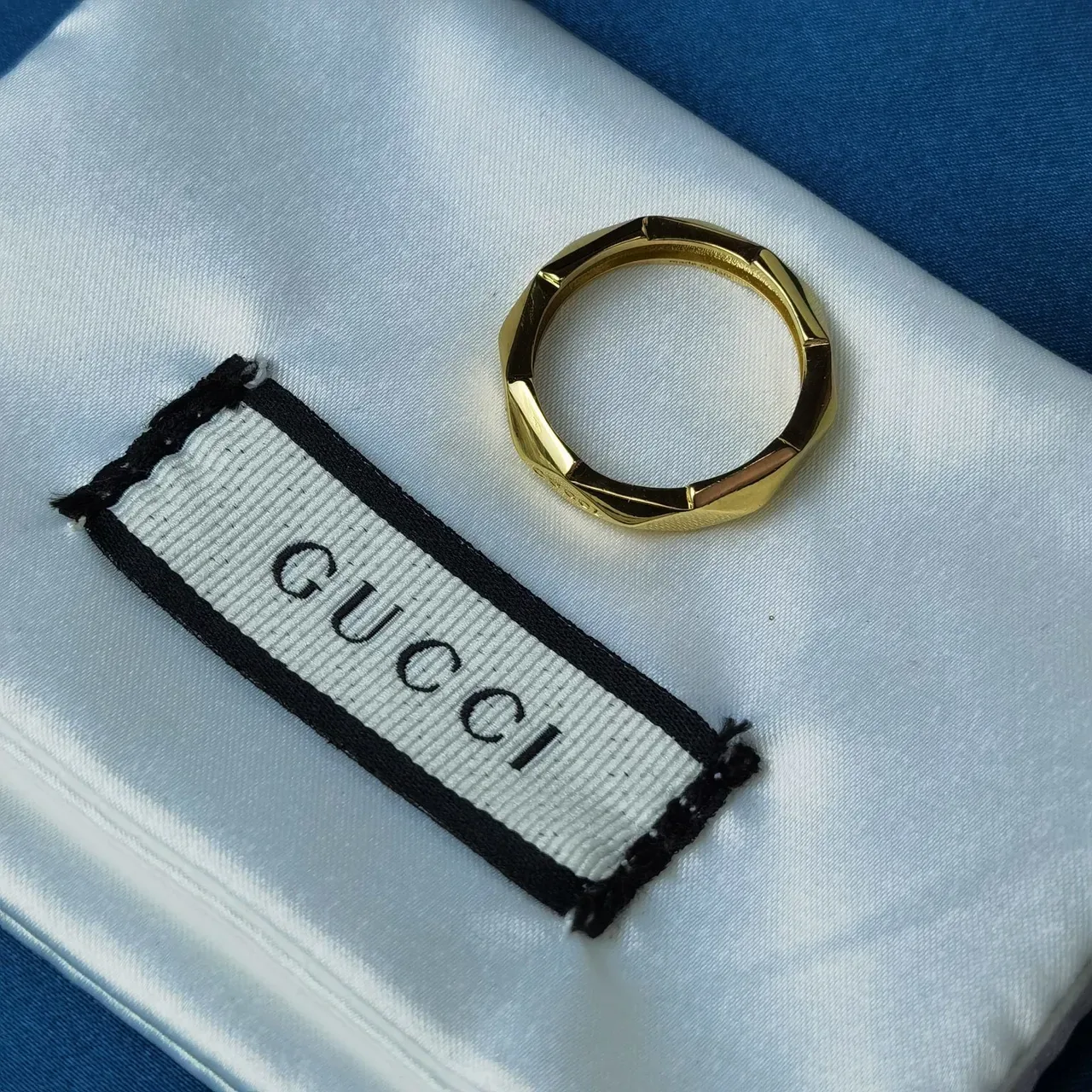 Gucci Faceted Geometric Gold Ring 3