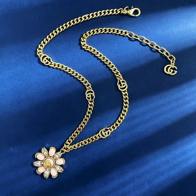Gucci Flora Pink Enamel and Crystal Flower Pendant Necklace 2