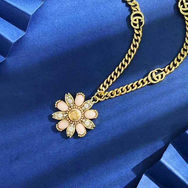 Gucci Flora Pink Enamel and Crystal Flower Pendant Necklace 3