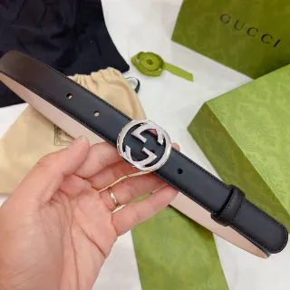 Gucci GG Marmont काला चमड़े का बेल्ट