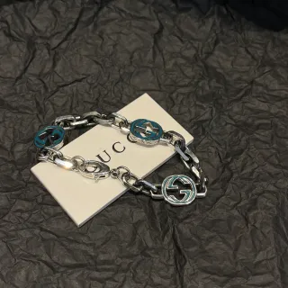 Gucci GG Marmont Pulseira de corrente de prata com esmalte azul