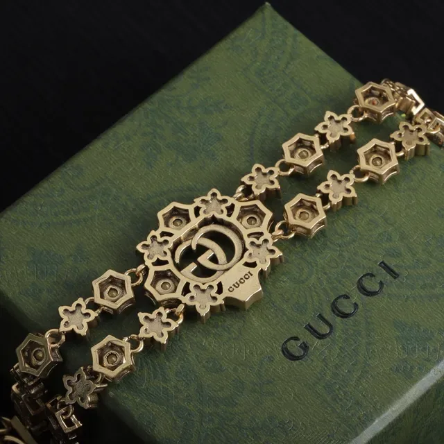 Gucci GG Marmont Crystal Floral Gold-Tone Bracelet 2
