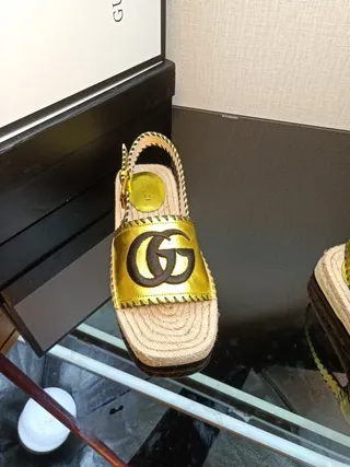 Gucci GG Marmont 金黑鞋带 亚麻草包裹草编鞋底 休闲凉鞋 7