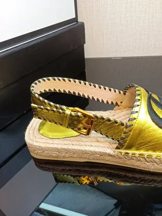 Gucci GG Marmont 金黑鞋带 亚麻草包裹草编鞋底 休闲凉鞋 8