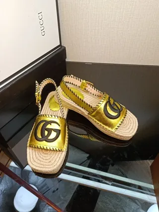 Gucci GG Marmont 金黑鞋带 亚麻草包裹草编鞋底 休闲凉鞋 9