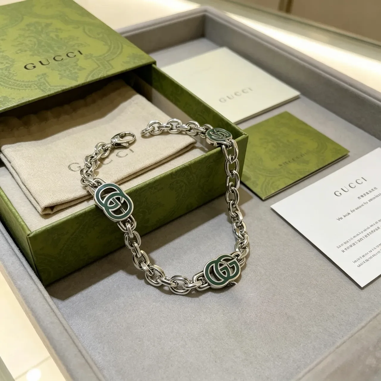 Gucci GG Marmont Pulseira Corrente Prata Esmaltada Verde 3