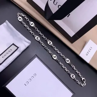 Gucci GG Marmont Interlocking G Collier Chaîne Argenté