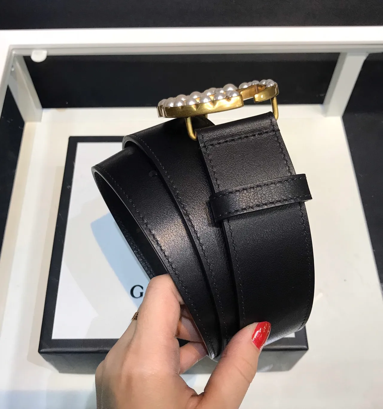 Gucci GG Marmont Ceinture en cuir noir incrustée de perles 7