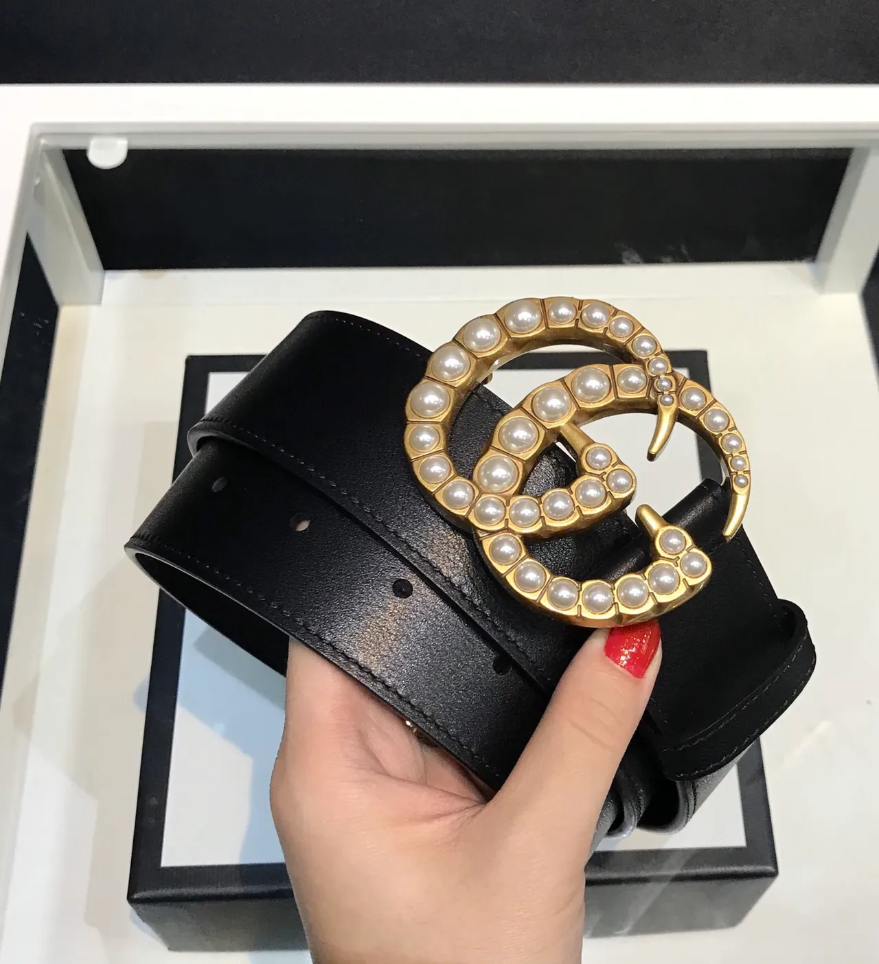 Gucci GG Marmont Ceinture en cuir noir incrustée de perles 8