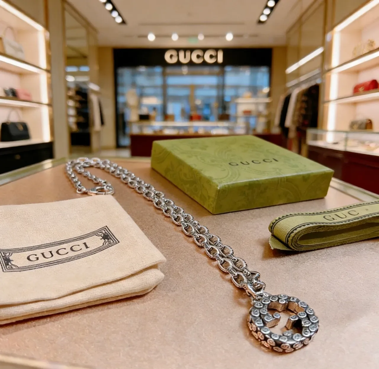 Gucci GG Marmont فضي بيجي قلادة double G متشابكة سلسلة لينك نصية 5
