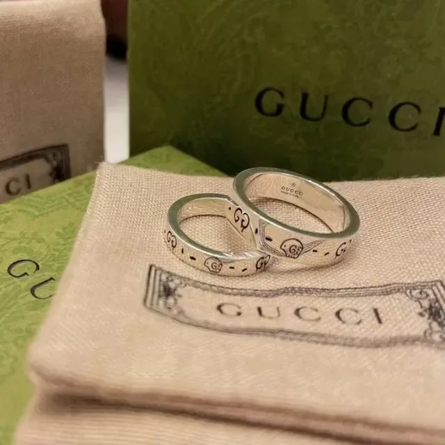 Gucci GG Marmont Silver Beige Interlocking G Motif Engraved Band Ring 5