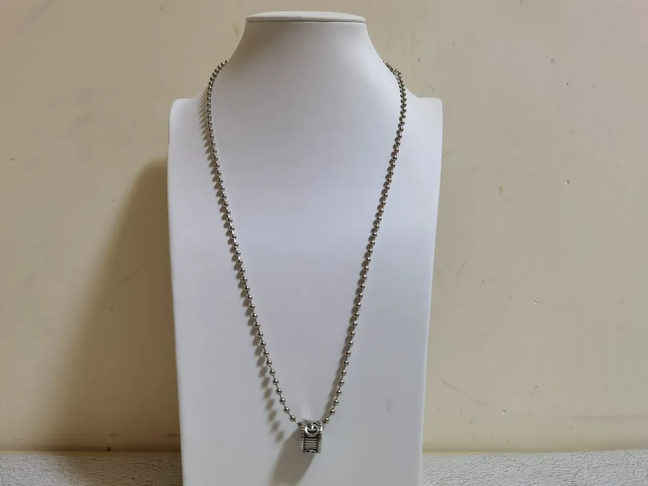 Gucci GG Marmont قلادة سلسلة كيرب فضية بندنت برميل 6
