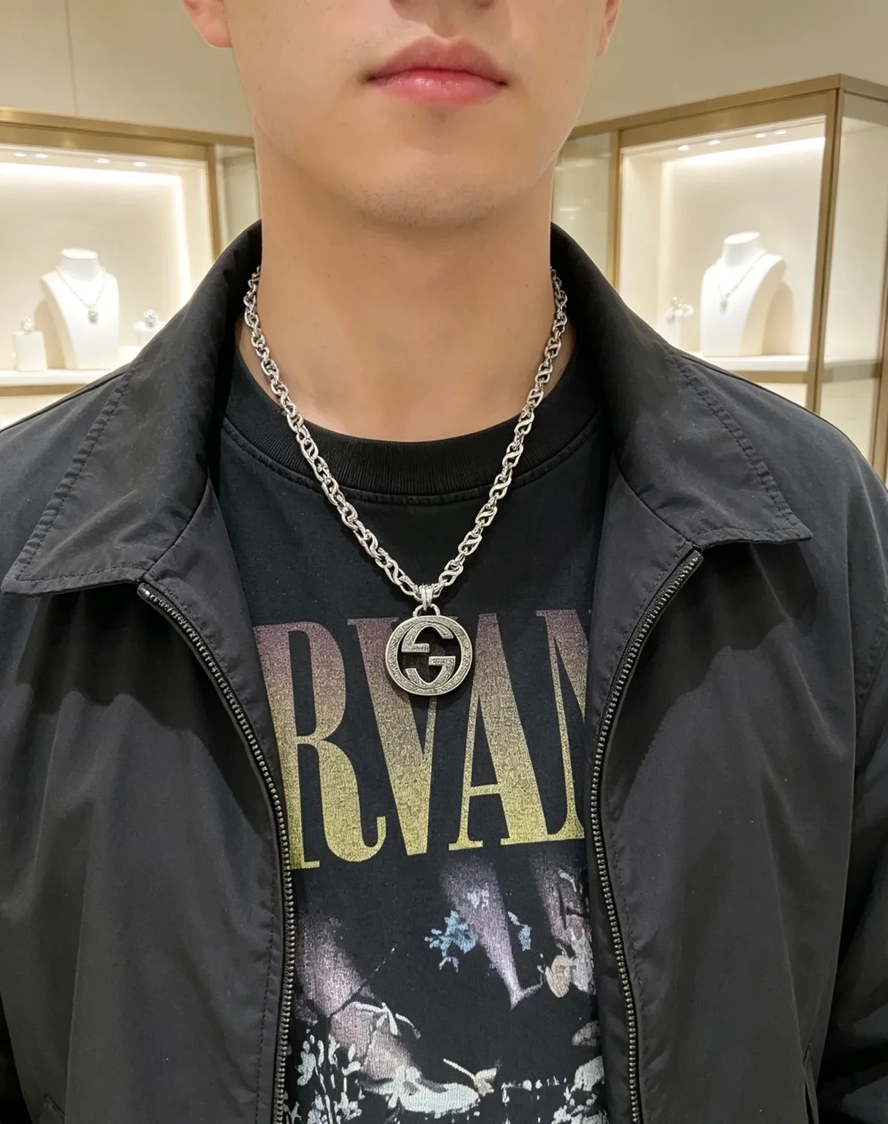 Gucci GG Marmont Silver Interlocking Double-G Pendant Engraved Link Chain Necklace 8