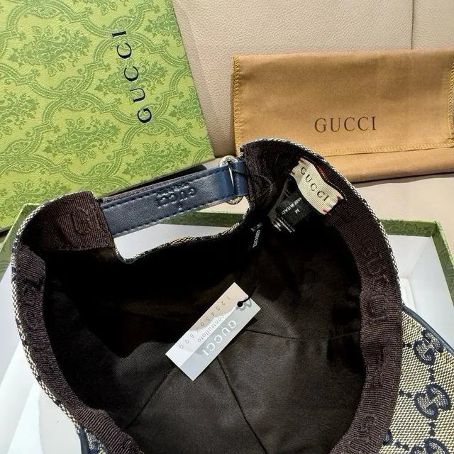Gucci GG Monogram Beige Black Canvas Embroidered Interlocking G Baseball Cap 3