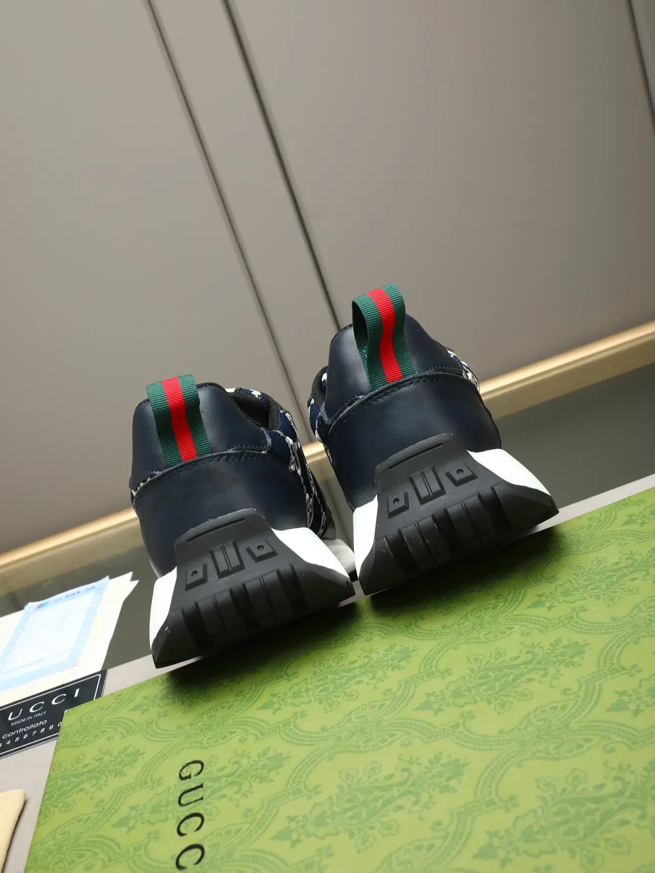 Gucci GG Monogram لايف ستايل سنيكرز كت و جلد 4