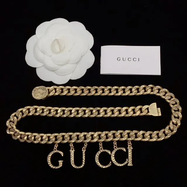 Gucci Gold Chunky Curb-Link Chain Embossed Links Fashion Belt Bag 3