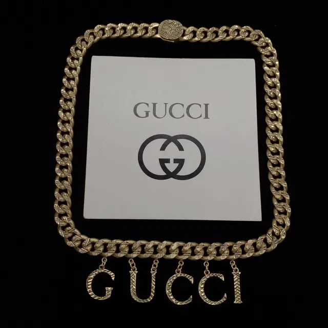 Gucci Gold Chunky Curb-Link Chain Embossed Links Fashion Belt Bag 4