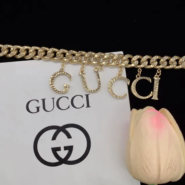 Gucci Gold Chunky Curb-Link Chain Embossed Links Fashion Belt Bag 5