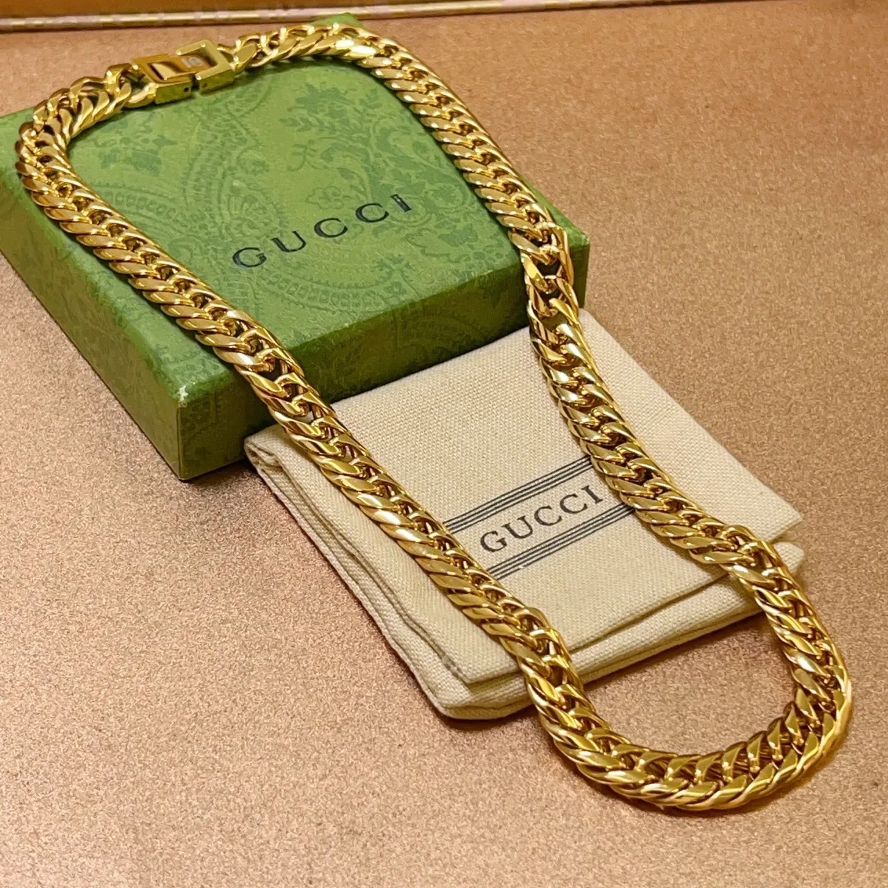 Gucci قلادة Curb-Link ذهبية 3