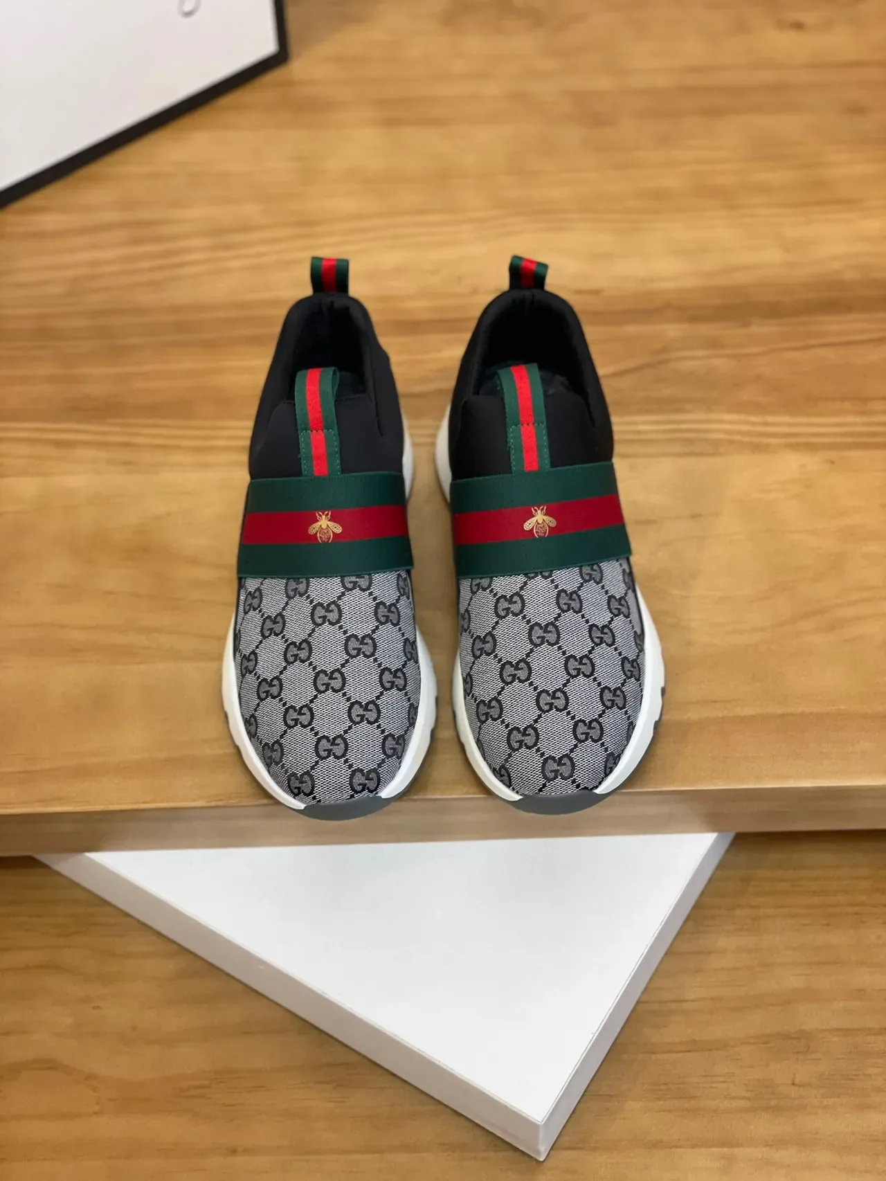 Gucci Cinza Preto Slip-On GG Monograma Lona Tênis Lifestyle 2