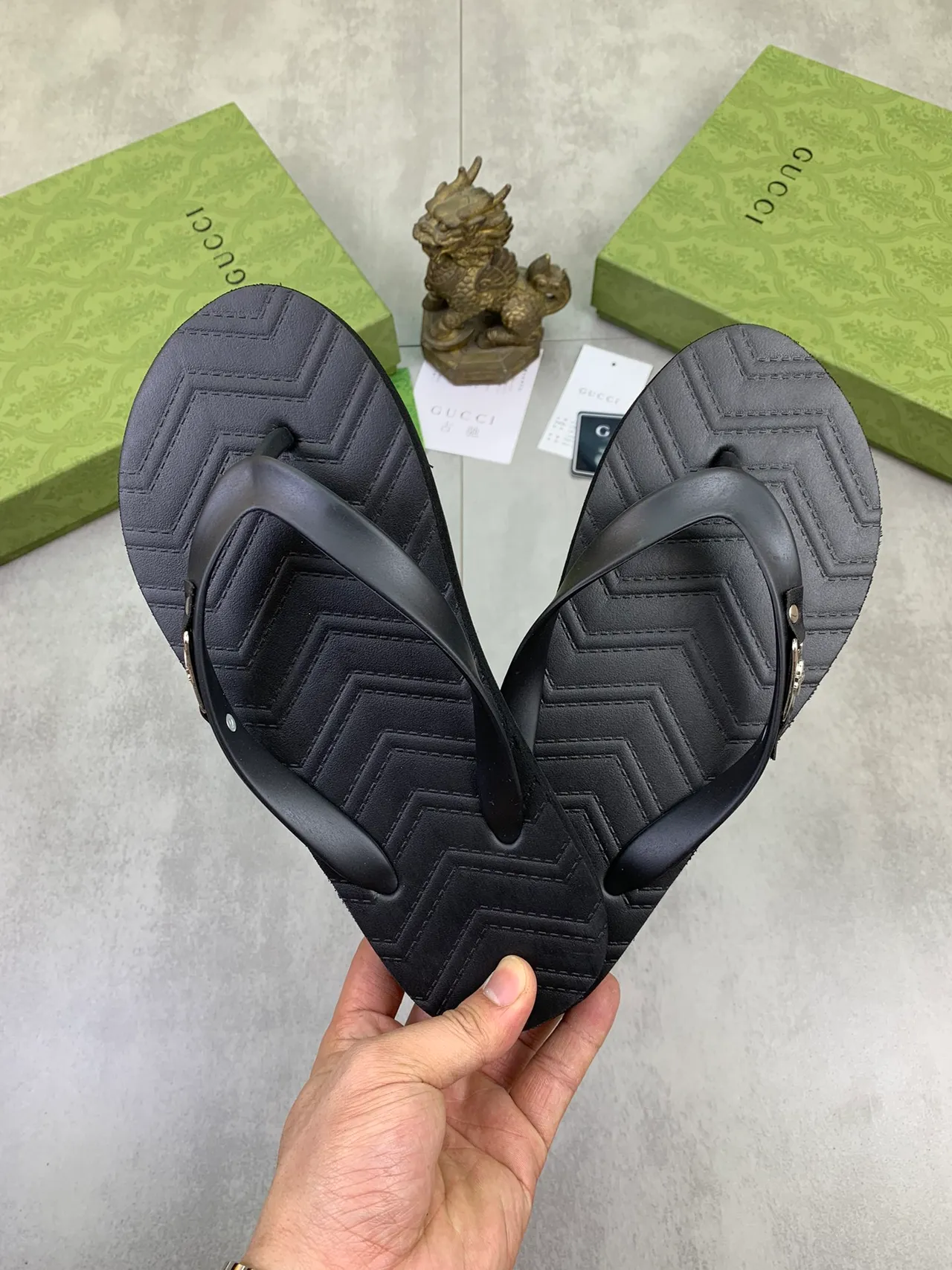 Gucci Green Black Chevron-Textured Sole Metallic Hardware Accent Slippers 10