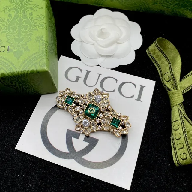 Gucci بروش أخضر ذهبي معدن إميرالد كريستال مربعة 5