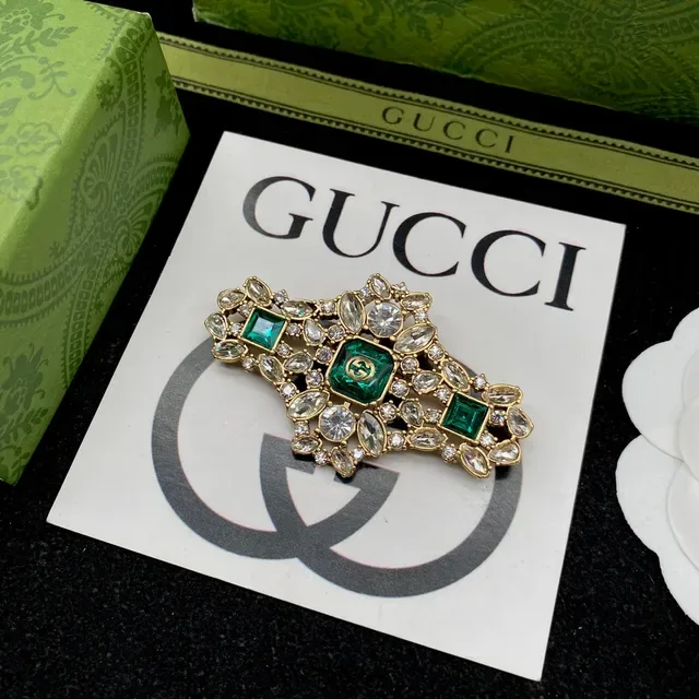 Gucci بروش أخضر ذهبي معدن إميرالد كريستال مربعة 6