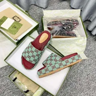 Gucci Green Red GG Supreme Printed Fabric Padded Footbed Slippers