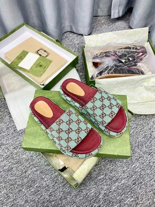 Gucci সবুজ লাল GG Supreme প্রিন্টেড ফ্যাব্রিক প্যাডেড ফুটবেড স্লিপার 4