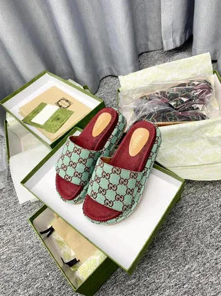 Gucci সবুজ লাল GG Supreme প্রিন্টেড ফ্যাব্রিক প্যাডেড ফুটবেড স্লিপার 7