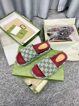 Gucci সবুজ লাল GG Supreme প্রিন্টেড ফ্যাব্রিক প্যাডেড ফুটবেড স্লিপার 8