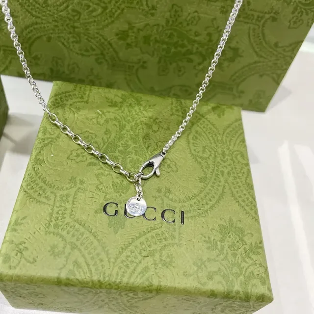 Gucci Green Silver Heart-Shaped Pendant Interlocking G Motif Necklace 4