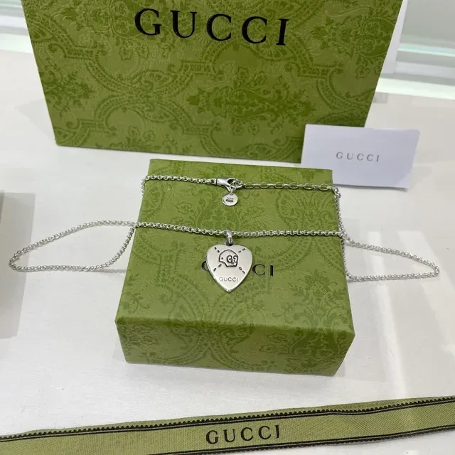 Gucci Green Silver Heart-Shaped Pendant Interlocking G Motif Necklace 5
