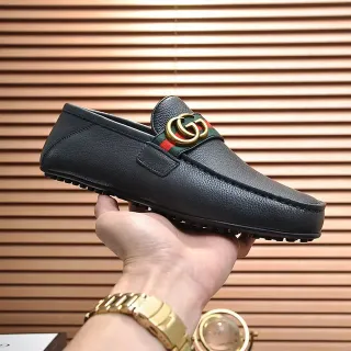 Gucci Horsebit 1955 काला दानेदार चमड़े की लोफर