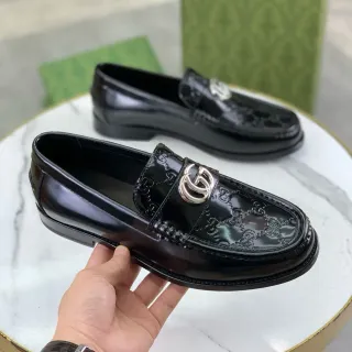 Gucci Horsebit 1955 काला चांदी चमकदार चमड़े की उभरी GG मॉनोग्राम लोअफर