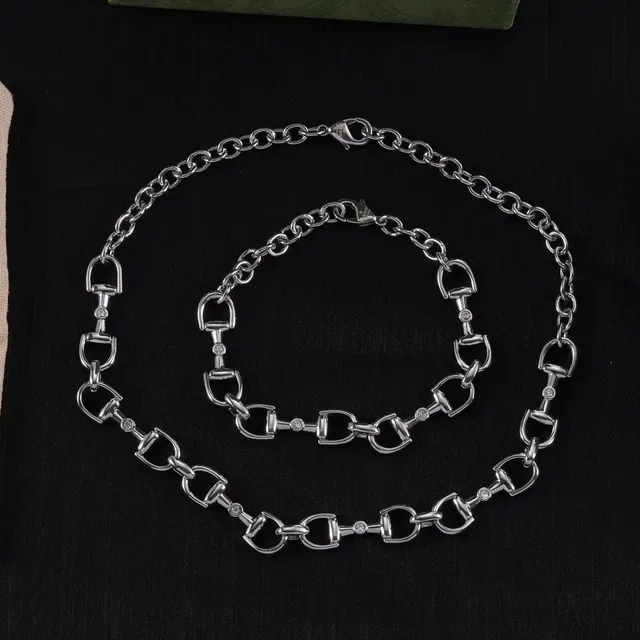 Gucci Horsebit 1955 Crystal-Embellished Silver-Tone Necklace 4